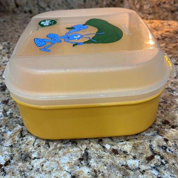 TUPPERWARE DISNEY BUGS LIFE STORAGE CONTAINER - NEW - Picture 5 of 5
